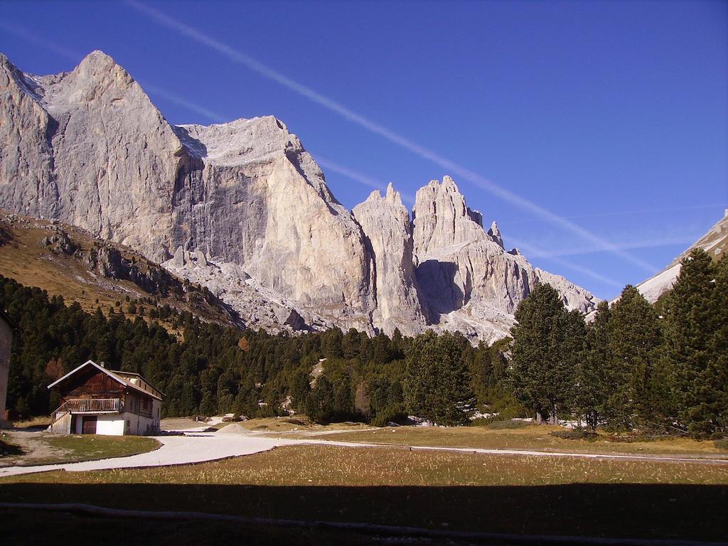 Rifugio Gardeccia Hutte Hotel Pozza di Fassa Exterior foto
