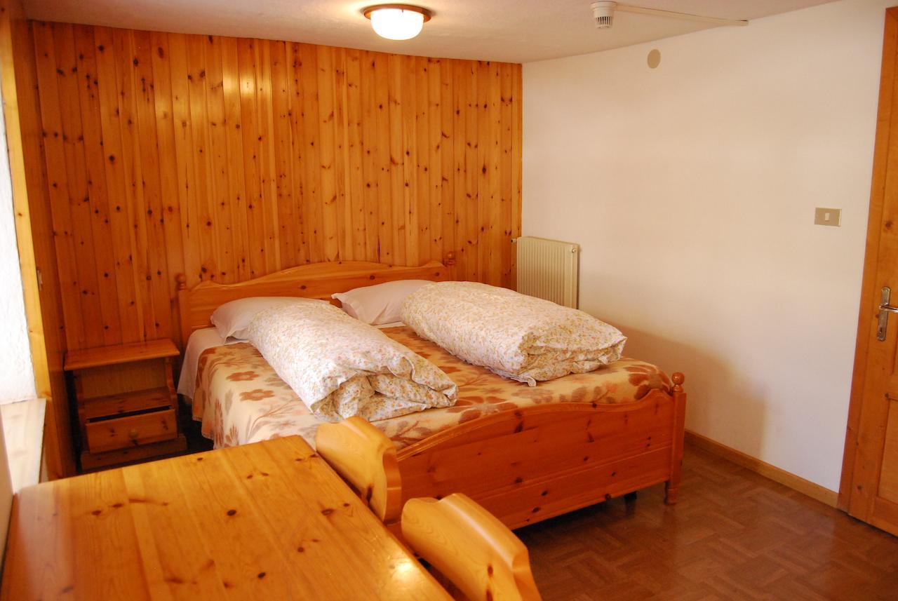 Rifugio Gardeccia Hutte Hotel Pozza di Fassa Habitación foto